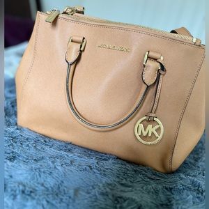 Michael Kors Sutton Leather Medium Satchel Handbag in light brown